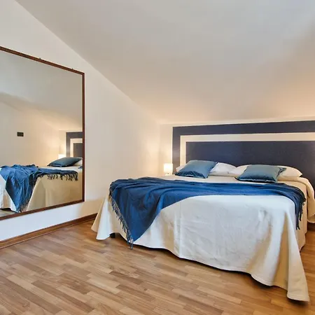 5 Miglia La Mansarda A Апартаменты *